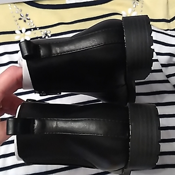 Women's New NIB Sonoma black short boot (bootie) sizes 8, 9 and 10. - Picture 5 of 12